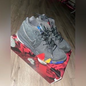 Size 10.5 Nike Kyrie 4